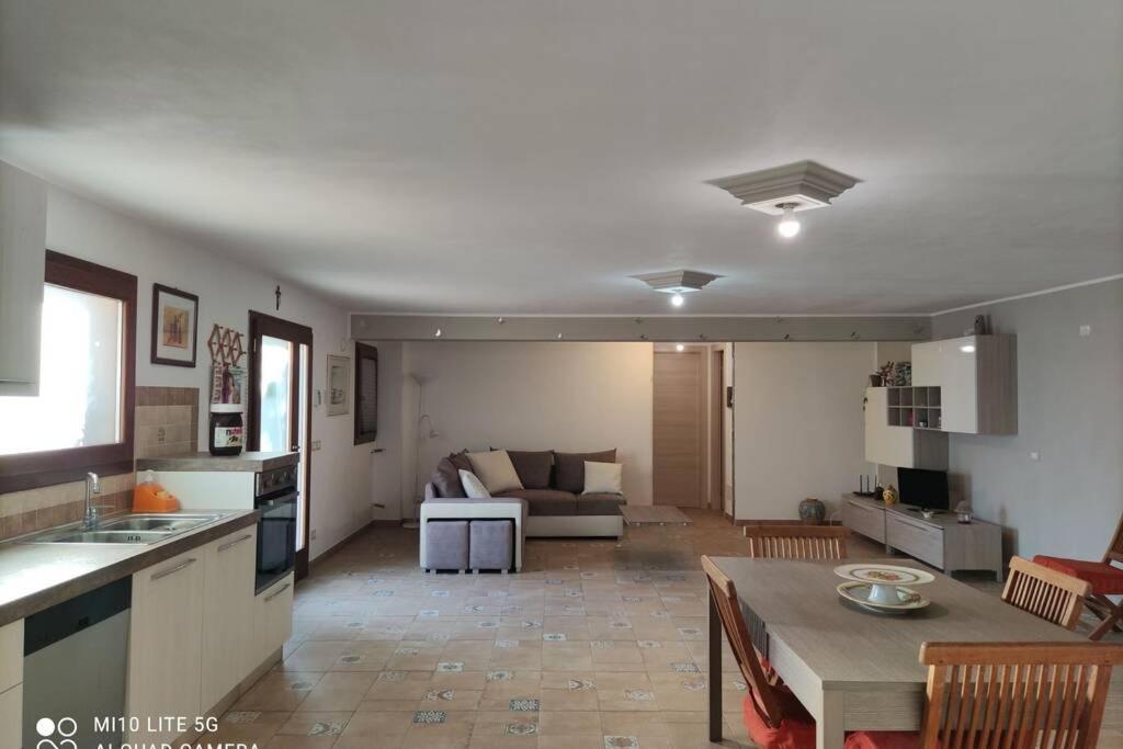 Casa Relax In Periferia Con Ingresso E Parcheggio Privato. Apartamento Zimmardo Exterior foto